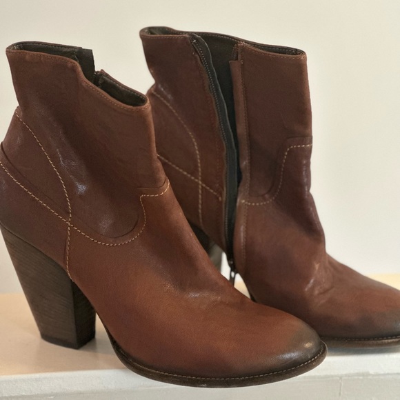 VIC MATIE Brown Leather Ankle Boots Booties size 39 - Picture 3 of 3